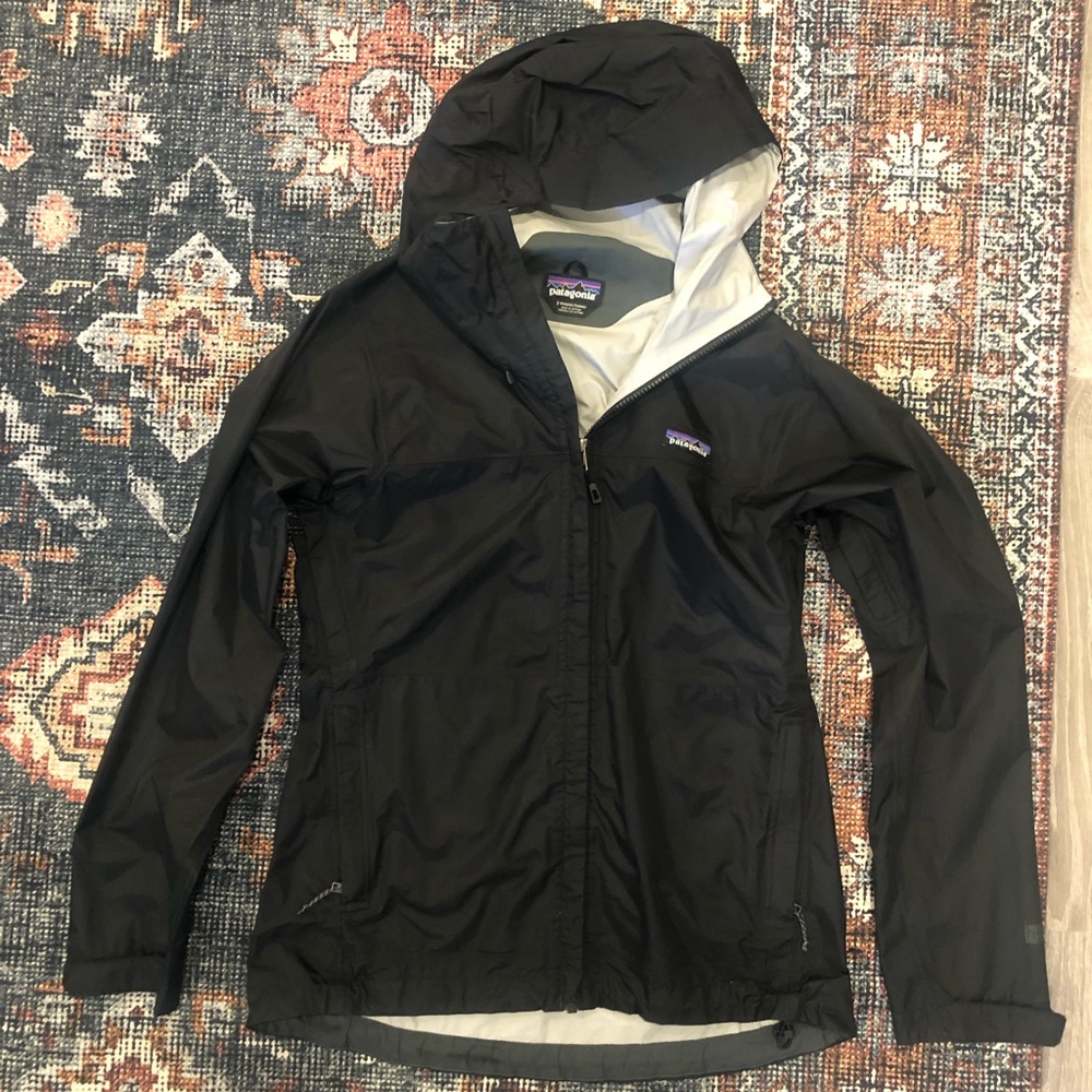 Patagonia women’s Torrentshell rain jacket
